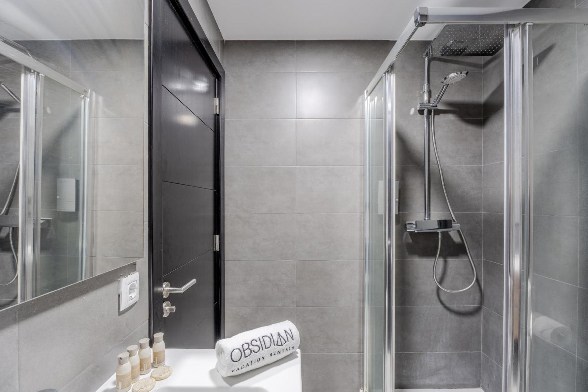 Obsidian Ocean Blue Radazul Apartment Luaran gambar